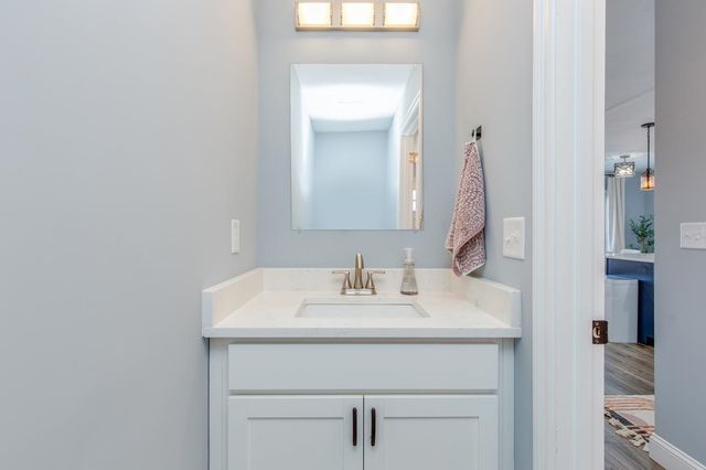 7 Dumaine Ave Unit H, Nashua, NH 03063