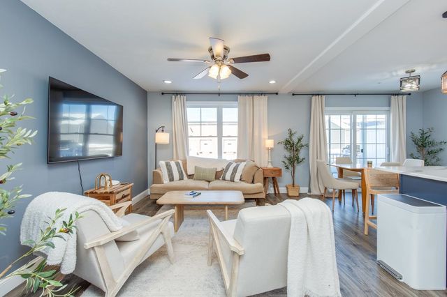 7 Dumaine Ave Unit H, Nashua, NH 03063