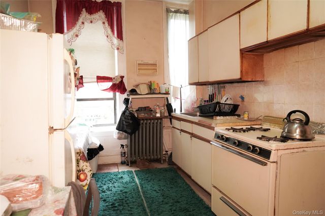 103 Greenpoint Avenue, Brooklyn, NY 11222