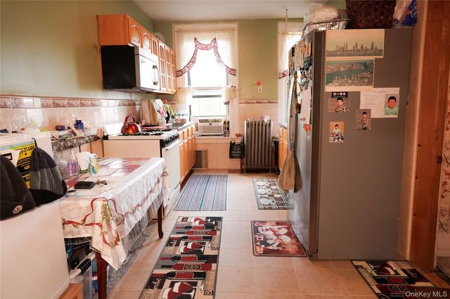 103 Greenpoint Avenue, Brooklyn, NY 11222