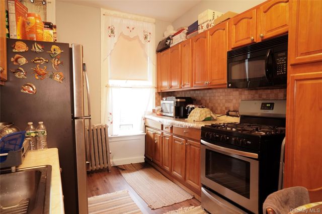 103 Greenpoint Avenue, Brooklyn, NY 11222