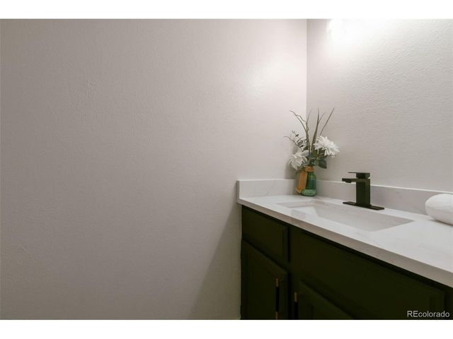 11149 W 17th Ave 104, Lakewood, CO 80215