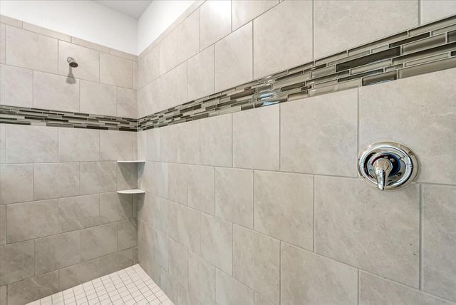 2009 TROPICAL PALMS CIRCLE, Kissimmee, FL 34747