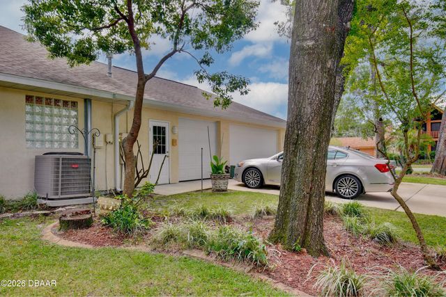 17 Lazy Eight Drive, Port Orange, FL 32128
