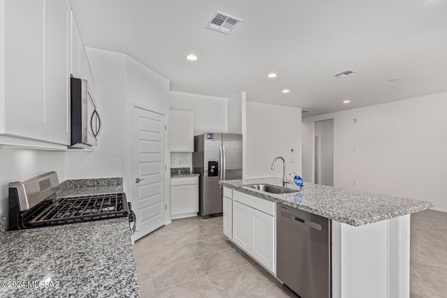 13513 N Nicholas Court, Marana, AZ 85653