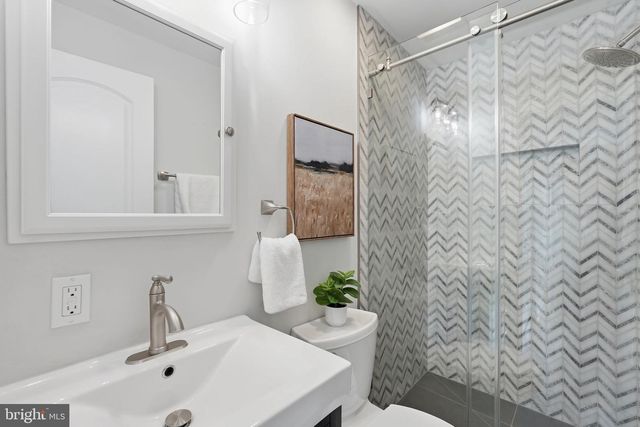 3318 ARDLEY CT, Falls Church, VA 22041