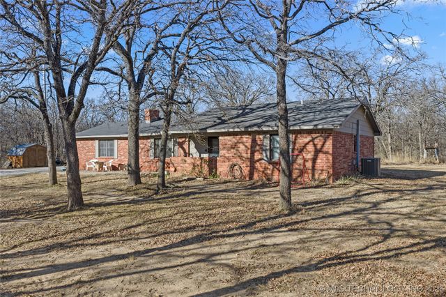 170 Serpentine St, Lone Grove, OK 73443
