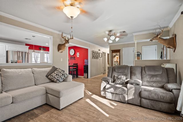 170 Serpentine St, Lone Grove, OK 73443