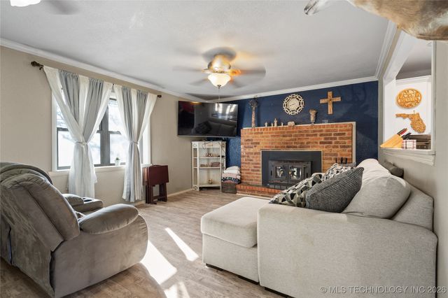 170 Serpentine St, Lone Grove, OK 73443