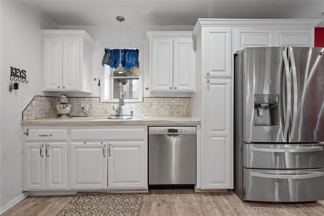 170 Serpentine St, Lone Grove, OK 73443