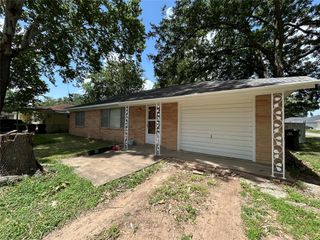102 Draper Street, Columbus, TX 78934