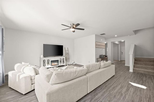 1074 Campbell Pine Trail, Lawrenceville, GA 30045