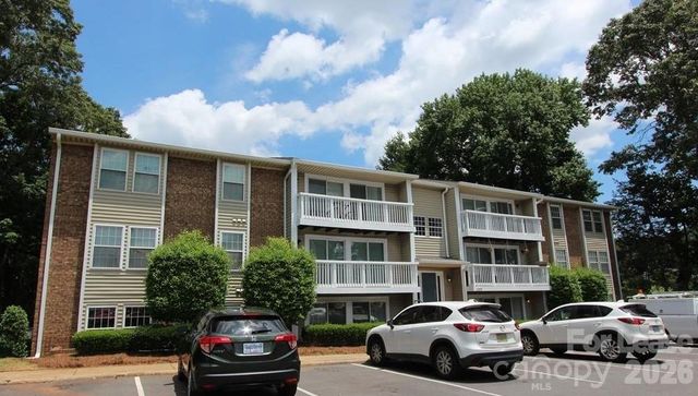 1645 Arlyn Circle, Charlotte, NC 28213