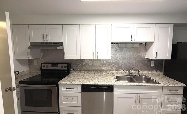 1645 Arlyn Circle, Charlotte, NC 28213