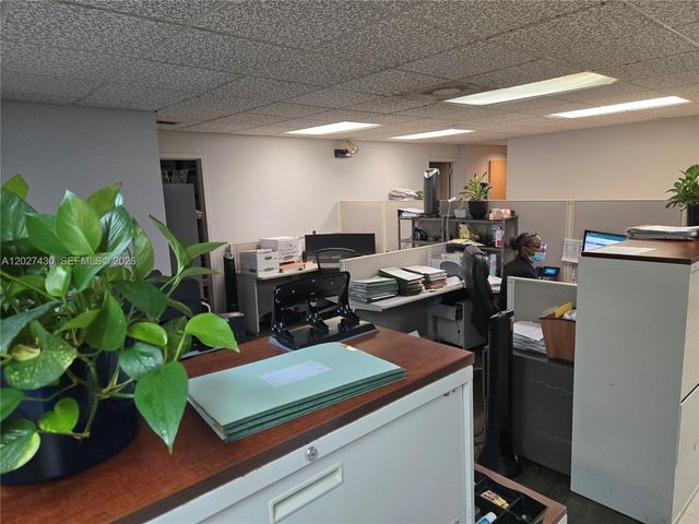 909 N Miami Beach Boulevard 201, North Miami Beach, FL 33162