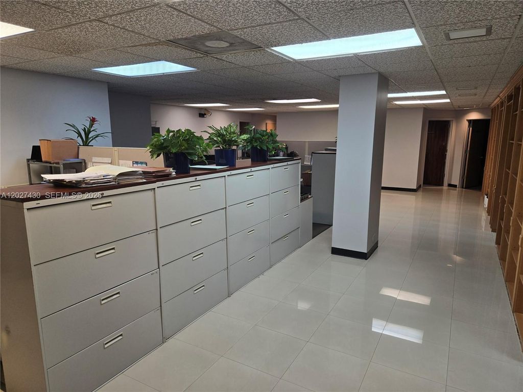 909 N Miami Beach Boulevard 201, North Miami Beach, FL 33162