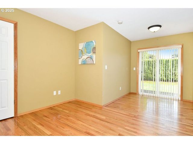 1350 Ne COCHRAN Dr, Gresham, OR 97030