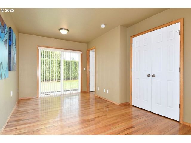 1350 Ne COCHRAN Dr, Gresham, OR 97030