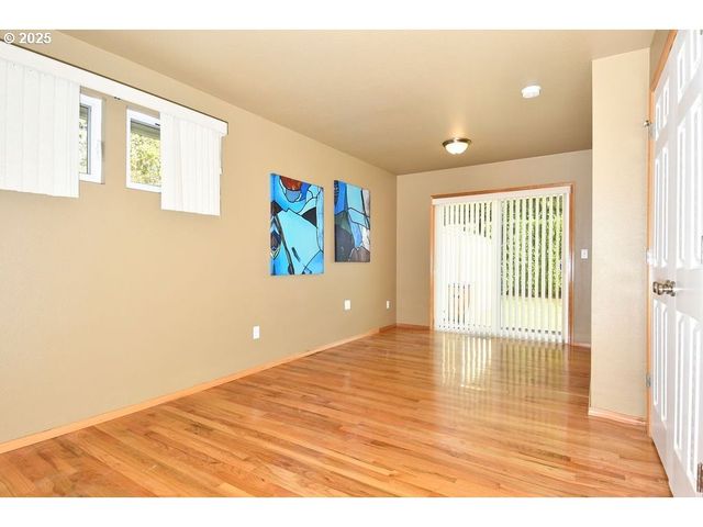 1350 Ne COCHRAN Dr, Gresham, OR 97030