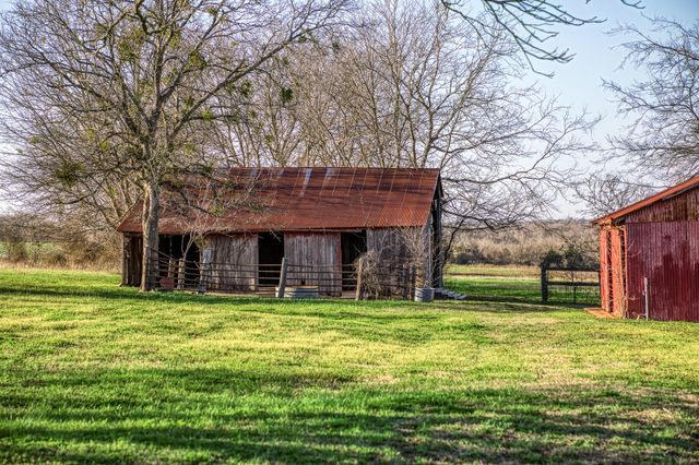 1905 Century Farms Road, Burton, TX 77835