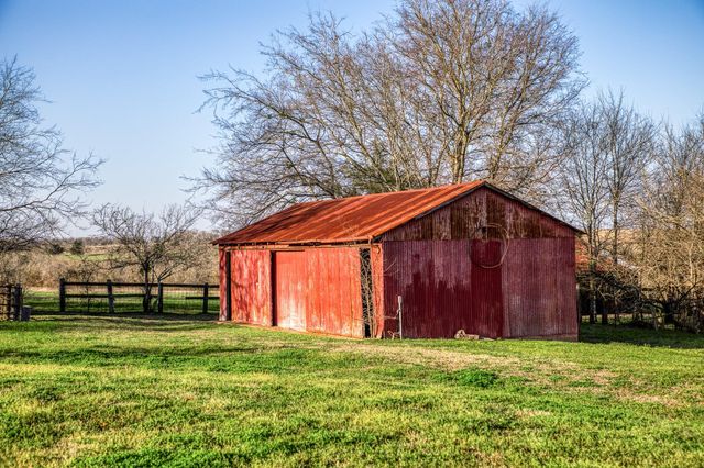 1905 Century Farms Road, Burton, TX 77835