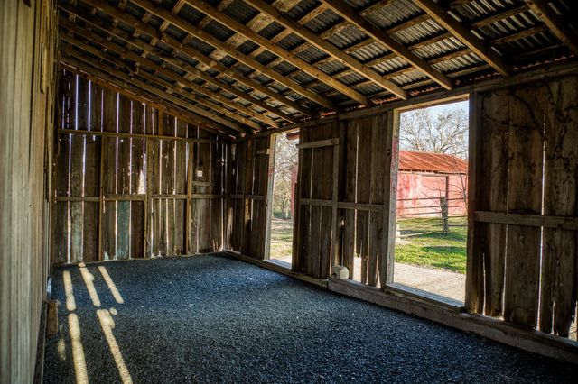 1905 Century Farms Road, Burton, TX 77835