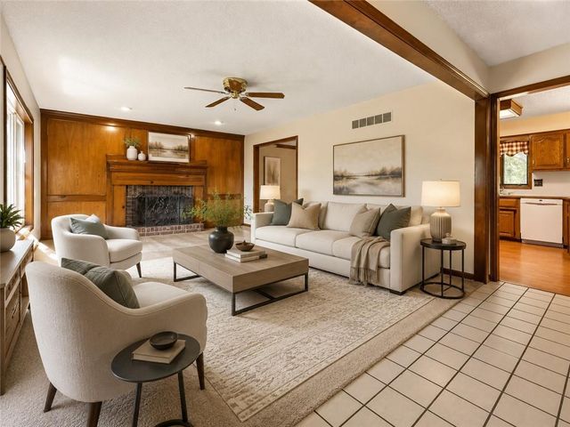 12639 NW Buck Creek Drive, Kansas City, MO 64152