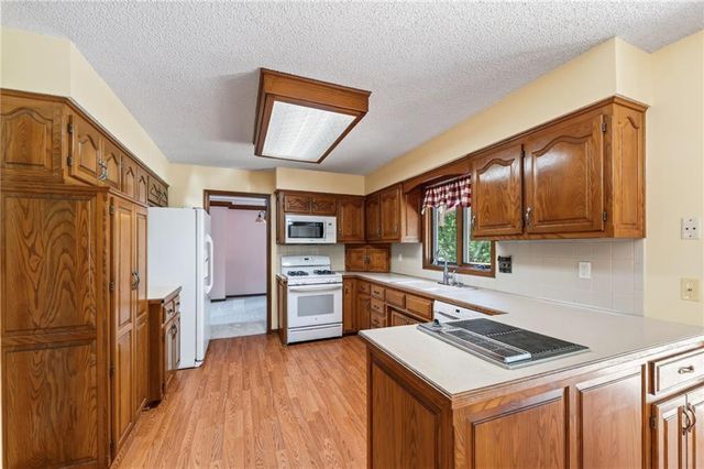 12639 NW Buck Creek Drive, Kansas City, MO 64152