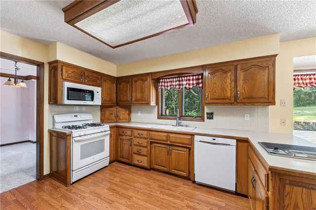 12639 NW Buck Creek Drive, Kansas City, MO 64152