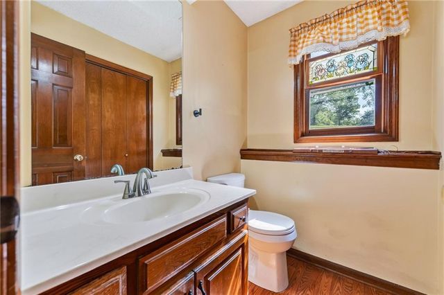 12639 NW Buck Creek Drive, Kansas City, MO 64152