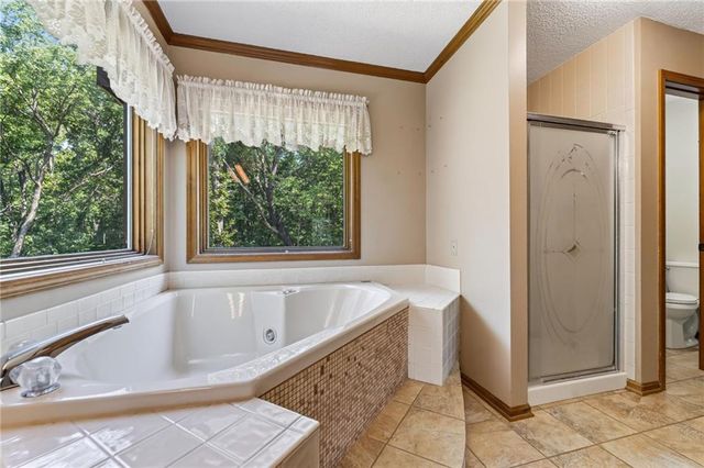 12639 NW Buck Creek Drive, Kansas City, MO 64152