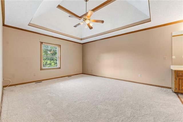 12639 NW Buck Creek Drive, Kansas City, MO 64152