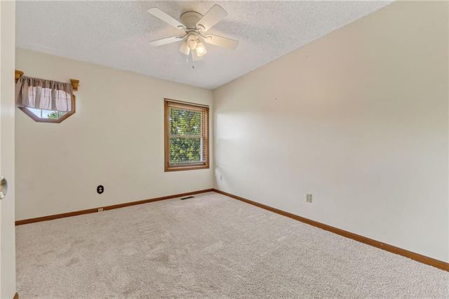 12639 NW Buck Creek Drive, Kansas City, MO 64152