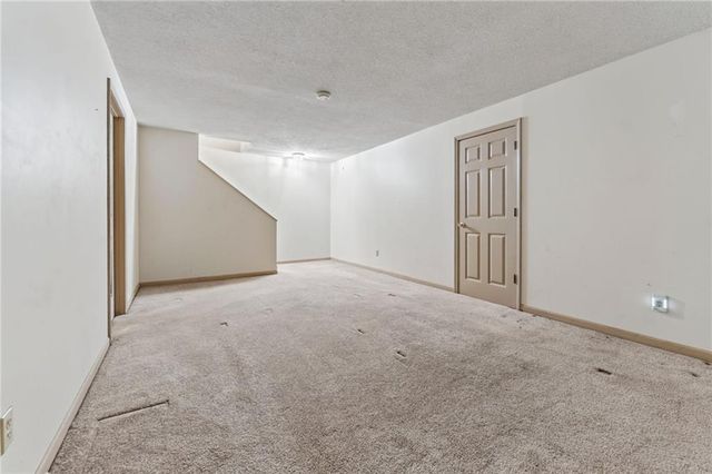12639 NW Buck Creek Drive, Kansas City, MO 64152