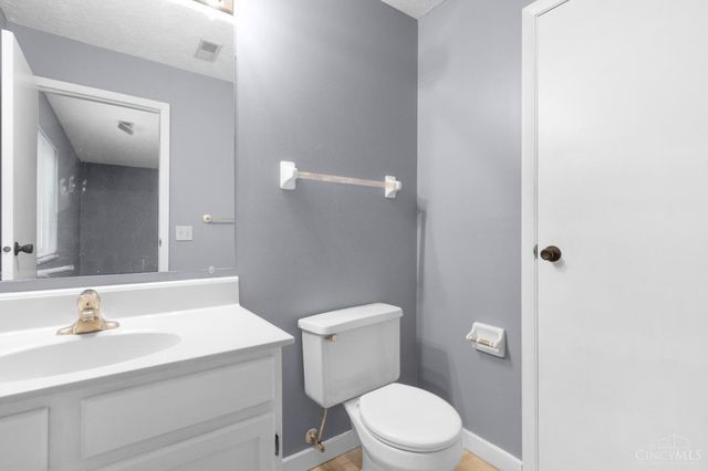 9489 Woodland Hills Drive, West Chester, OH 45011