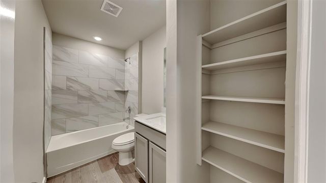 10504 SW 41st Place, Oklahoma City, OK 73099