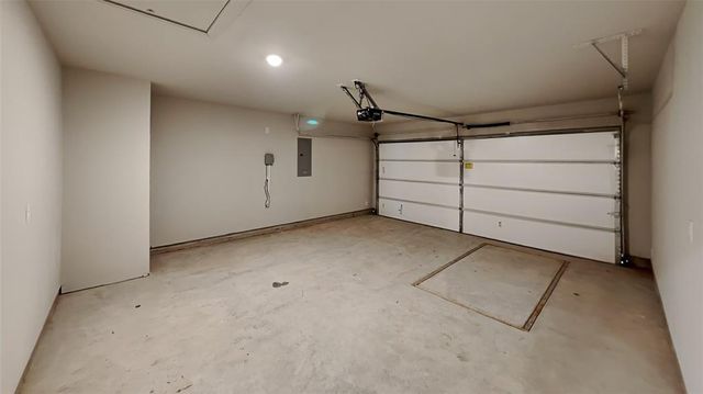 10504 SW 41st Place, Oklahoma City, OK 73099
