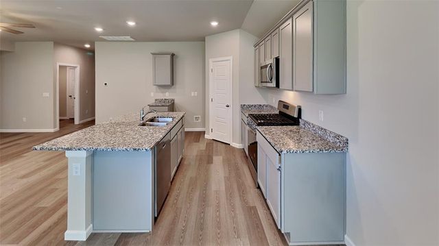 10504 SW 41st Place, Oklahoma City, OK 73099
