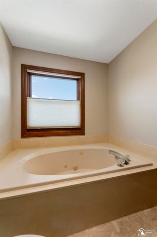 1615 Northridge Drive, Monroe, MI 48162