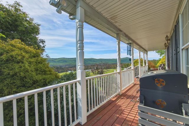 340 NAZARETH DR, Fort Valley, VA 22652