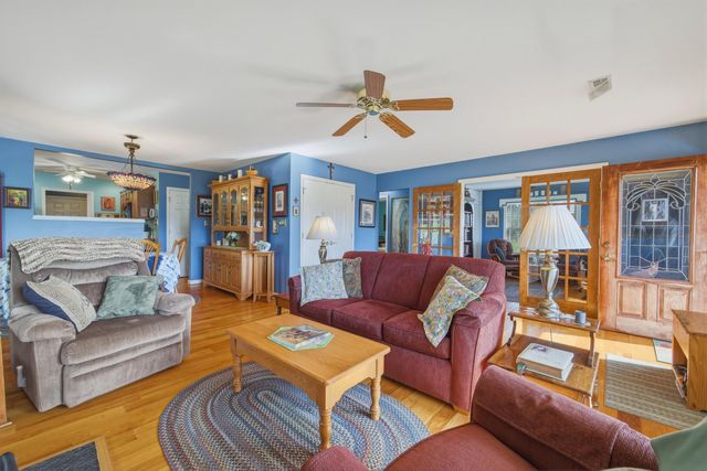 340 NAZARETH DR, Fort Valley, VA 22652