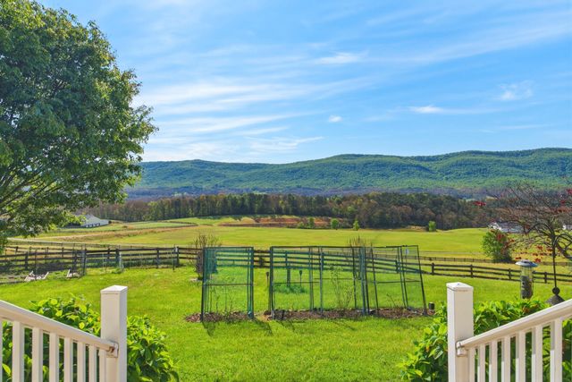 340 NAZARETH DR, Fort Valley, VA 22652