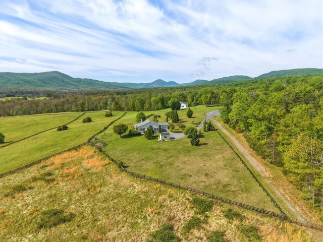 340 NAZARETH DR, Fort Valley, VA 22652