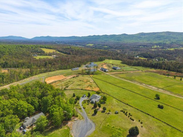 340 NAZARETH DR, Fort Valley, VA 22652