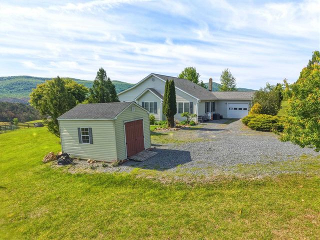 340 NAZARETH DR, Fort Valley, VA 22652