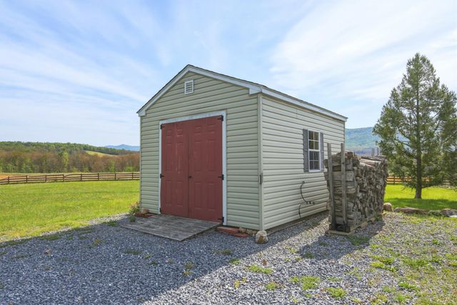 340 NAZARETH DR, Fort Valley, VA 22652