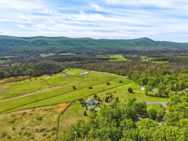 340 NAZARETH DR, Fort Valley, VA 22652