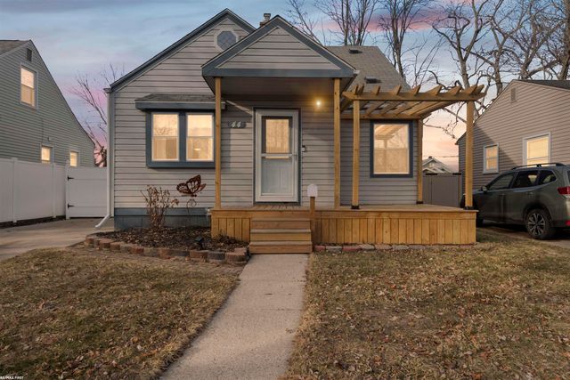 44 W. Tacoma Street, Clawson, MI 48017