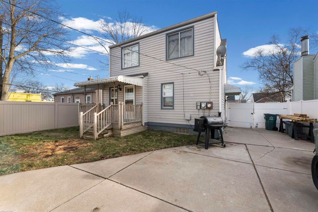 44 W. Tacoma Street, Clawson, MI 48017