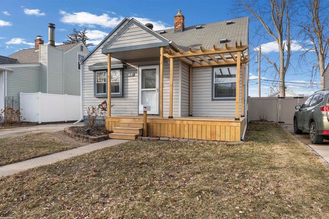 44 W. Tacoma Street, Clawson, MI 48017